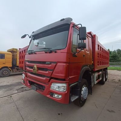 Pneus et direction assistée par le moteur 6x4 camions-déchargeurs pour équipements miniers de Sinotruck