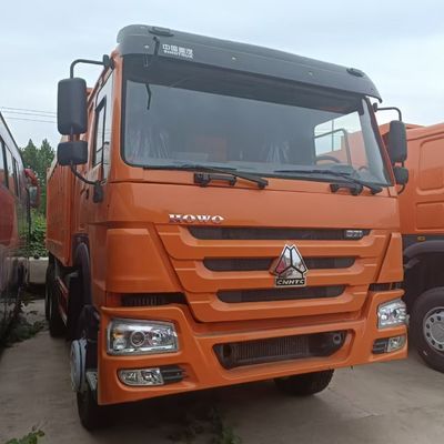 Équipement de traction industriel avec pneus et direction hydraulique sur chassis de camion Sinotruk