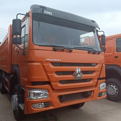 Équipement de traction industriel avec pneus et direction hydraulique sur chassis de camion Sinotruk