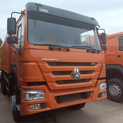 Équipement de traction industriel avec pneus et direction hydraulique sur chassis de camion Sinotruk