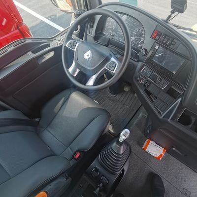 Capacité de chargement 31-40t Sinotruck Camion d'occasion avec réservoir de carburant de 1000L et siège en suspension pneumatique