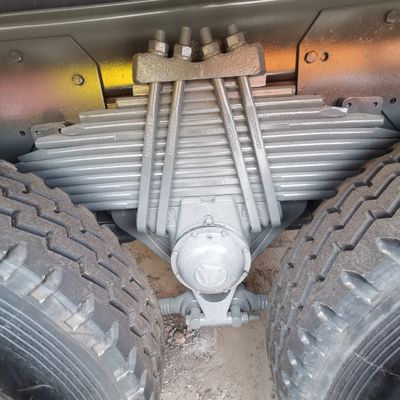 Mode de levage avant Capacité de chargement de 30 tonnes Camion à décharge d'occasion avec conception de camion à chargement lourd