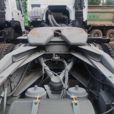 Puissant HOWO camions lourds tracteur camions de marchandises avec 6 mois de service après-vente