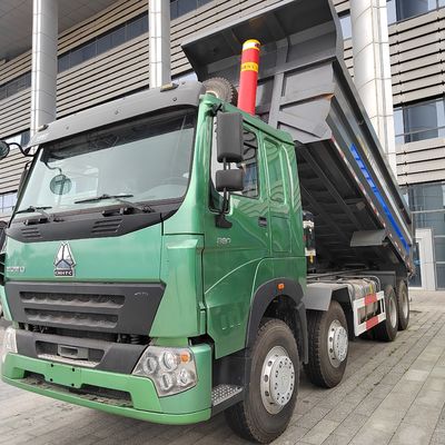 US Sinotruck Cargo Truck pour la construction Paquet de taille 850.00cm * 250.00cm * 345.00cm