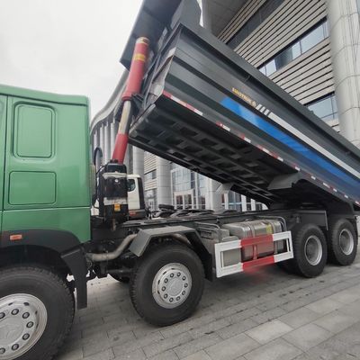 Capacité de chargement 31-40 tonnes Sinotruck Off-road Dump Truck pour les projets de construction au Nigeria