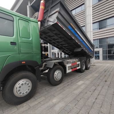 Capacité de chargement 31-40 tonnes Sinotruck Off-road Dump Truck pour les projets de construction au Nigeria