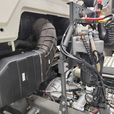 Capacité de chargement 31-40 tonnes Sinotruck Off-road Dump Truck pour les projets de construction au Nigeria