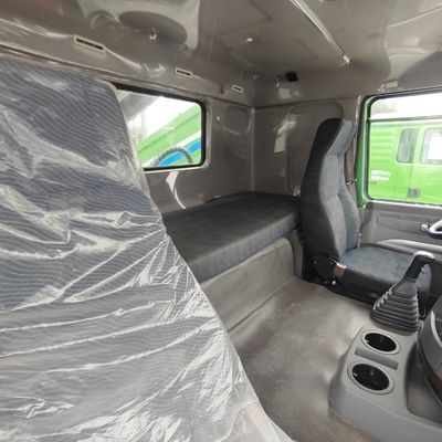 Capacité de chargement 31-40 tonnes Sinotruck Off-road Dump Truck pour les projets de construction au Nigeria