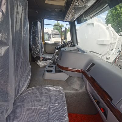 Capacité de 400L réservoir de carburant à transmission manuelle HOWO camion tracteur avec siège à suspension pneumatique