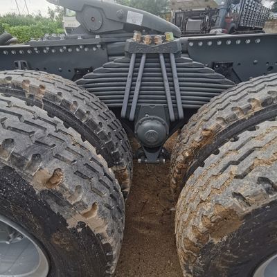600L réservoir de carburant essence HOWO camion tracteur pour remorquer semi-remorque remorque sûre et stable
