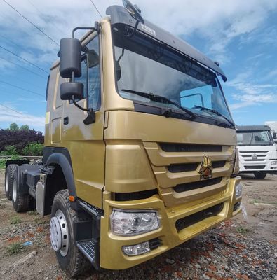 Remboursements de retour Boîte de chargement en acier au carbone Benzine HOWO Camion tracteur avec réservoir de carburant de 1000L