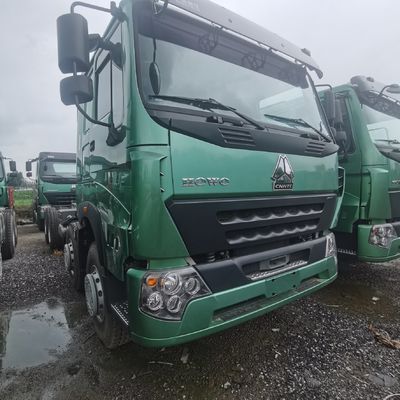 Camion blanc de 11L avec système de freinage hydraulique et réservoir de carburant de 400-600L