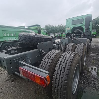 Newbase camion lourd d'occasion avec réservoir de carburant de 400 à 600 litres et pneus durables