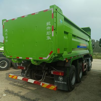 Camions à décharge de transport de 30 tonnes et 40 tonnes certifiés Foton Daimler avec réservoir de carburant de 600 L