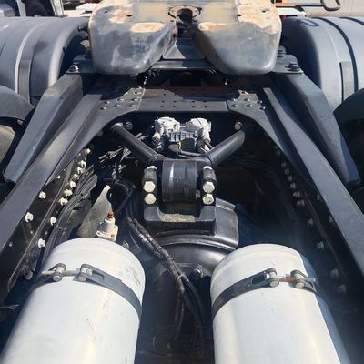 600L réservoir de carburant siège de suspension aérienne diesel camion lourd Delong X6000 pour remorquer semi-remorque