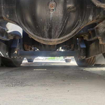 Camion lourd diesel Delong X6000 1000L réservoir de carburant remorqueur semi-remorque avec 5 sièges