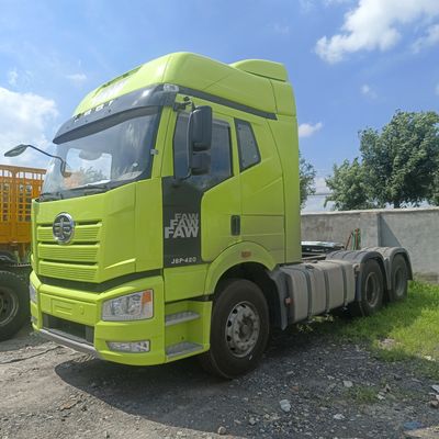 ZZ4257N3247E1H 6.8x2.5x3.8m FAW Jiefang J6p420HP Véhicule de transport à tracteur diesel 6X4