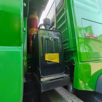 Sinotruk HOWO 6X4/8X4 chariots à remontage avec moteur de capacité &gt; 8L et puissance 351-450 ch