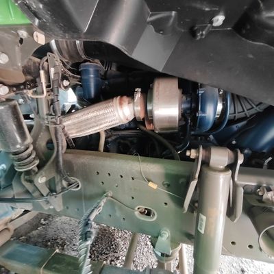 Sinotruk HOWO 6X4/8X4 chariots à remontage avec moteur de capacité &gt; 8L et puissance 351-450 ch