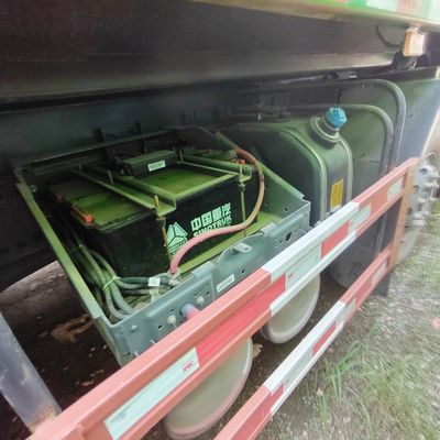 Sinotruk HOWO 6X4/8X4 chariots à remontage avec moteur de capacité &gt; 8L et puissance 351-450 ch