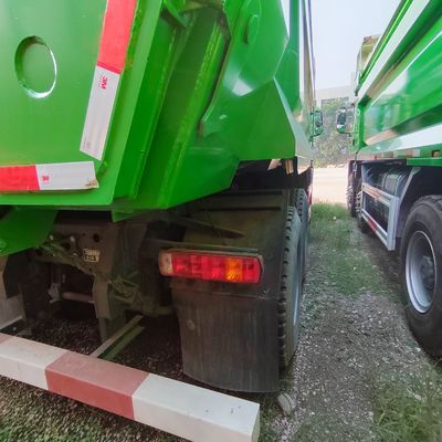 Des camions de décharge lourds Sinotruk HOWO 6X4/8X4 avec conception personnalisée