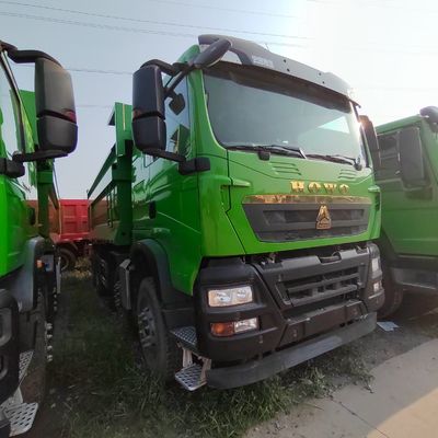 Camion à décharge lourd Sinotruk HOWO 6X4/8X4 avec service après-vente de 6 mois