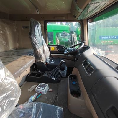 Camion à décharge lourd Sinotruk HOWO 6X4/8X4 avec service après-vente de 6 mois