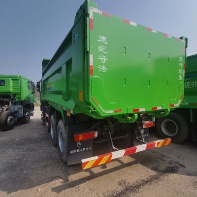 8X4 roue motrice Foton camion à ordures d'occasion avec siège en suspension pneumatique et certification GCC