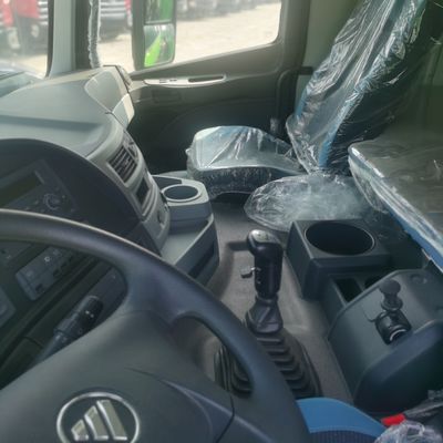 US 8X4 Foton, camion de décharge utilisé pour le transport de charges lourdes et l'exploitation flexible