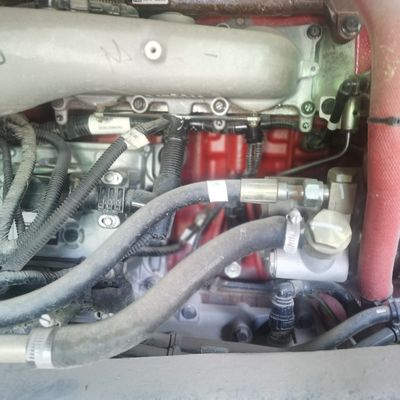 Camion de décharge d'occasion Foton avec une capacité de réservoir de carburant de 400 litres et un matériau de boîte de chargement en acier au carbone