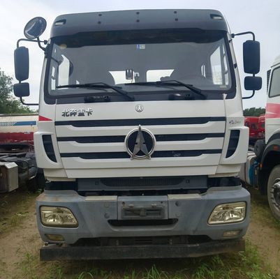 Un camion lourd Beiben 430 chevaux avec un système de direction avancé dans le châssis Sinotruk