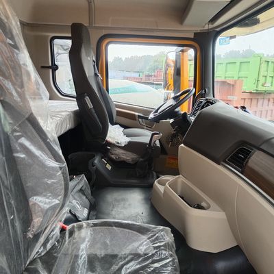 Sinotruk Delong Dump Truck 8X4 avec direction hydraulique et puissante capacité du moteur