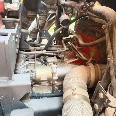 31-40t Delong X5000 8X4 camionneur à décharge avec pneus et acier au carbone