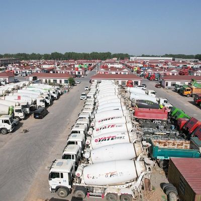 2m3 8m3 12m3 4X2 /6X4/8X4 Camion-citerne mobile HOWO Camion-citerne manuel moulé avec CCC CE