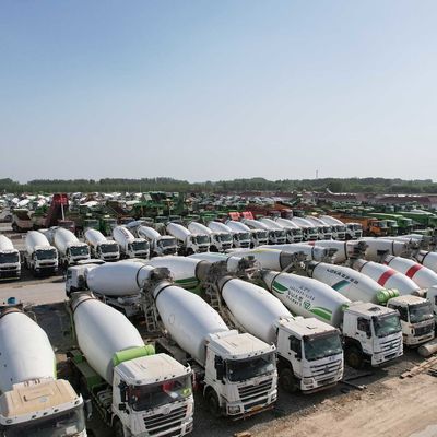 2m3 8m3 12m3 4X2 /6X4/8X4 Camion-citerne mobile HOWO Camion-citerne manuel moulé avec CCC CE