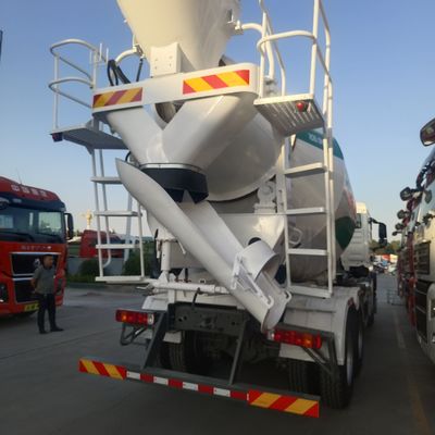 Boîte de chargement en acier au carbone roulement hydraulique camion mélangeur de béton pour un fonctionnement en douceur