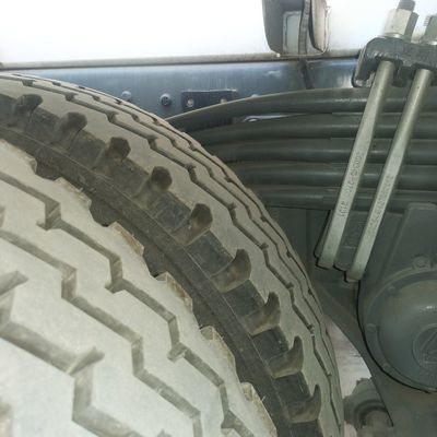 Chaise Sinotruk à paiement complet, camion de mélangeur de béton avec système de direction hydraulique