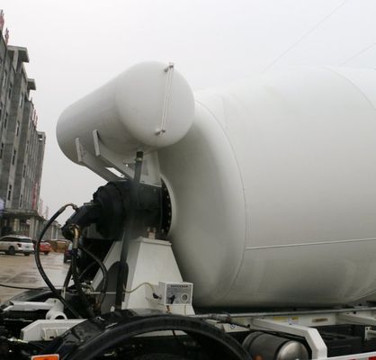 TS16949 Camion de mélangeur de ciment de grande capacité certifié avec transmission manuelle par JAC FAW