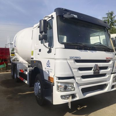 Camion de mélangeur de béton Sinotruk pour la construction lourde à 10245x2496x3450m