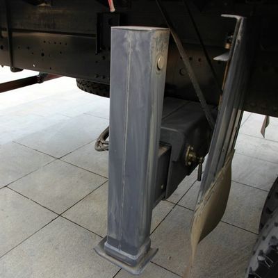 Grue montée sur un camion de 12 tonnes de 10 tonnes avec conception pliable et capacité de charge de 10245x2496x3450m