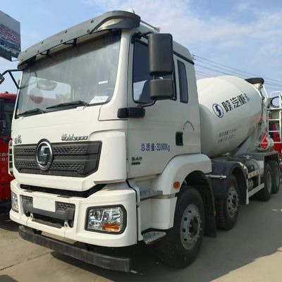 Camion de mélangeur de ciment hydraulique en acier au carbone 8x4 pour une durabilité et des performances de Sinotruk