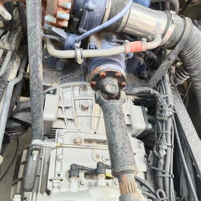 Camion de mélangeur de ciment hydraulique en acier au carbone 8x4 pour une durabilité et des performances de Sinotruk