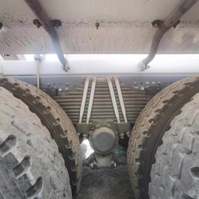 Transmission manuelle Sinotruk Chariot hydraulique de mélangeur de béton 8 Déplacement pour le bâtiment