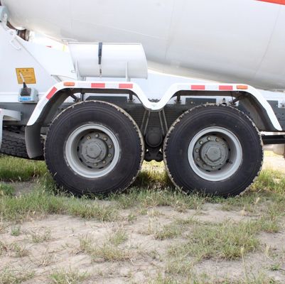 Haowo Cnhtc Camion de mélangeur de ciment lourd Sinotruk Mélangeur de béton pour les achats B2B