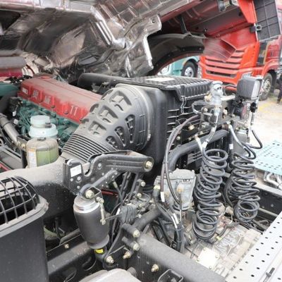 Haowo Cnhtc Camion de mélangeur de ciment lourd Sinotruk Mélangeur de béton pour les achats B2B