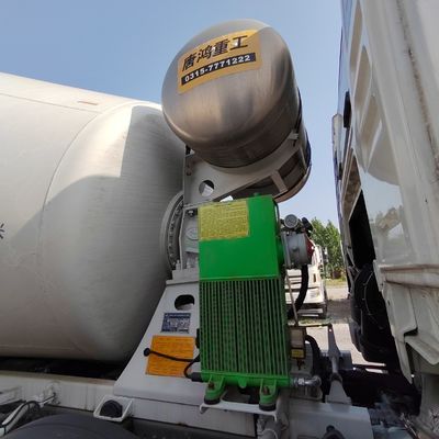 8X4 Sinotruck HOWO 350HP 371HP12-15 cubic Camion de mélangeur de béton avec et sans pneus