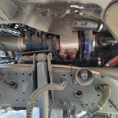 8X4 Sinotruck HOWO 350HP 371HP12-15 cubic Camion de mélangeur de béton avec et sans pneus