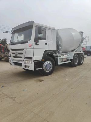Chassis Sinotruk personnalisé Chariot de mélangeur de direction hydraulique avec assistance électrique et pneus