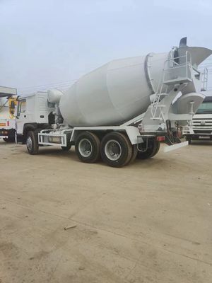 Chassis Sinotruk personnalisé Chariot de mélangeur de direction hydraulique avec assistance électrique et pneus
