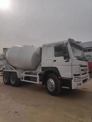 Chassis Sinotruk personnalisé Chariot de mélangeur de direction hydraulique avec assistance électrique et pneus